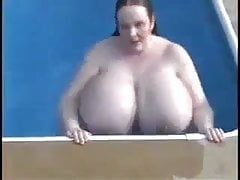 Keisha Evans Jiggling her huge fake boobs