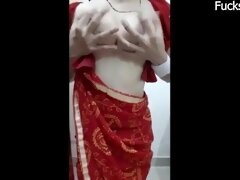 Horny Desi Aunty Shows herself on camera